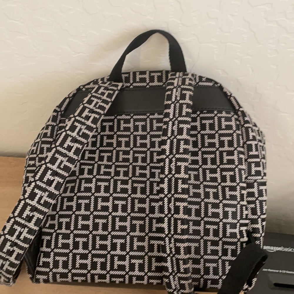 Tommy Hilfiger small backpack - Picture 4 of 4